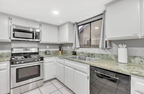 San Bernardino House | SB Home | 3 Bedrooms | Central | Spacious
