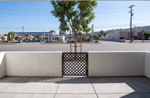 West Covina House | Scenic - 3BD/3BR - Close to USC, DTLA, Disneyland- Fully-Furnished