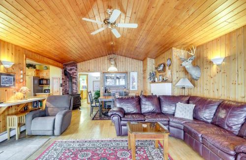 Crosslake House | Scenic Cabin w/Private Beach in Crosslake!