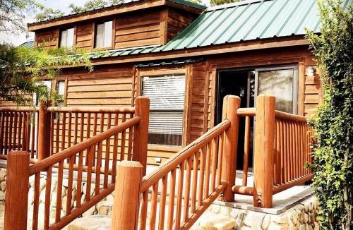 Lone Pine House | Scenic Mountain Cabin with Sierra Nevada Views on Highway 395 Near Lone Pine, California