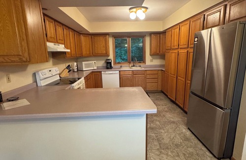 Hillsboro House | Scenic valley view from ridgetop 3-bedroom house in the Driftless region