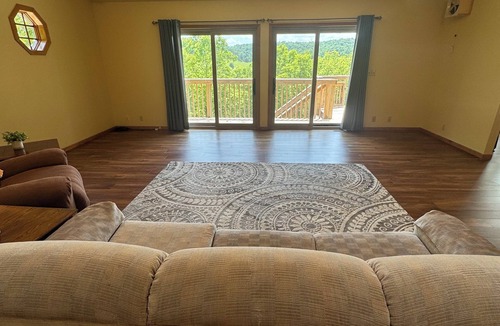 Hillsboro House | Scenic valley view from ridgetop 3-bedroom house in the Driftless region
