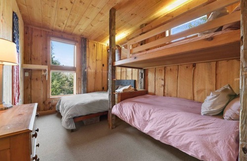 Monterey House | Scribe`s Stable | A/C Screened in Porch Sleeps 6