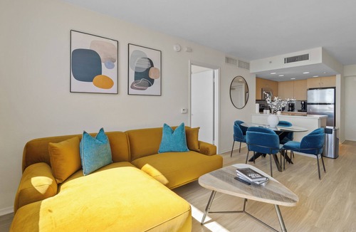Downtown Bed & Breakfast | Sea Glass Jade' Oceanfront Full Beach & Ocean View Premium location 1BR 1BA