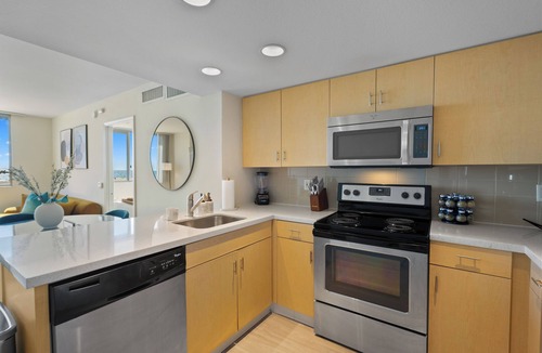 Downtown Bed & Breakfast | Sea Glass Jade' Oceanfront Full Beach & Ocean View Premium location 1BR 1BA