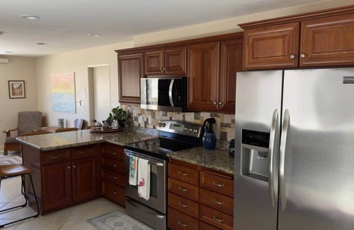 Hollywood House | Sea Glass Beach House, Steps to Beach & Harbor, Sleeps 10
