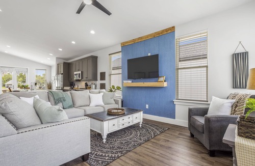 Mississippi City House | *Sea Salt by the sand* Walk to beach/seafood/fishing