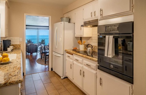 East Mesa Apartment | SeaCliff - Harbor View - Oceanfront Luxury in Santa Barbara