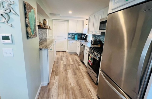 Plymouth House | SeaGlass Walk to Beach, Firepit, Ext Shower, Pets
