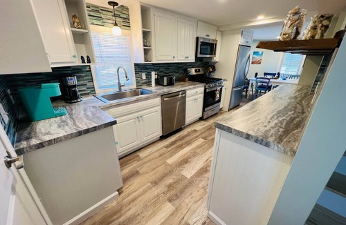 Plymouth House | SeaGlass Walk to Beach, Firepit, Ext Shower, Pets