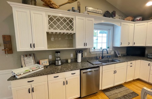 Chincoteague House | Seas The Day - 4BR Waterfront,pier, boat dock,decks, LINENS&TOWELS PROVIDED
