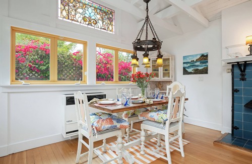 Montecito House | Seaside Cottage - Romantic Haven by the Beach