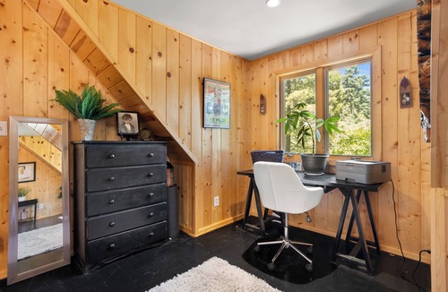 Crest Estates Cabin | Secluded 3-bedroom log cabin in Lake Arrowhead on one acre.