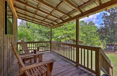 Neely House | Secluded Cabin w/Pond ~ 37 Mi to Gulf Coast!