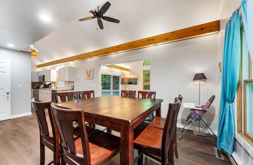 Sister Bay House | Secluded Home | Walk to Marina + GameRoom & HotTub