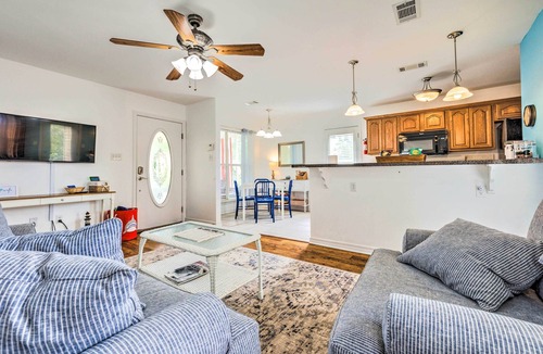 Waveland Cottage | Secluded 'La Mer Cottage' < 1 Mi to Beach!