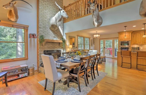Aldie Cabin | Secluded Leesburg Retreat w/Private Hot Tub!