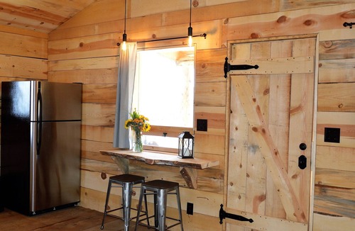 Cordes Lakes Cabin | Secluded Romantic Ranch Cabin at Grapevine Canyon