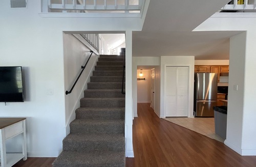 Shoreline Park House | Secluded Waterfront Home