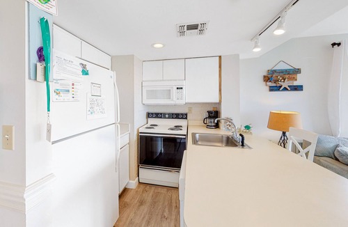 Fort Morgan Condo | Second-floor condo with pool, hot tub, ocean view, fast WiFi & central AC