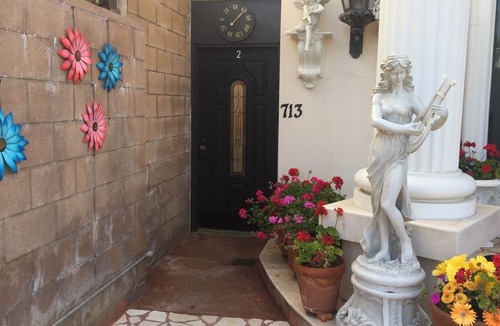 North of Montana House | SECOND FLOOR of Santa Monica Luxury Roman Villa
