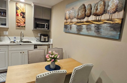 Three Rivers Apartment | Sequoia Relaxation Nook/charming 1 bedroom studio in three rivers