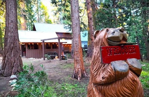 Wilsonia House | Sequoia Splendor Historic Charm in Kings Canyon NP