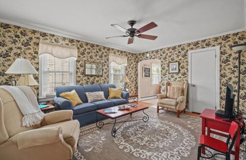 Chincoteague House | Serendipity - On main Street with screened porch!