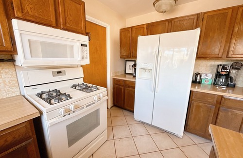 Duarte Boat Rental | Serene 3-bedroom house boat with AC in charming Duarte