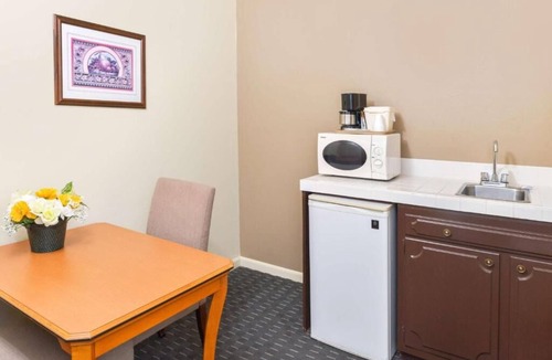 Solvang Hotel | Serene Accommodation w/Continental Breakfast, Parking, Near Santa Ynez River!