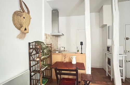 Saint-Merri Apartment | Serene garden apartment in le Marais
