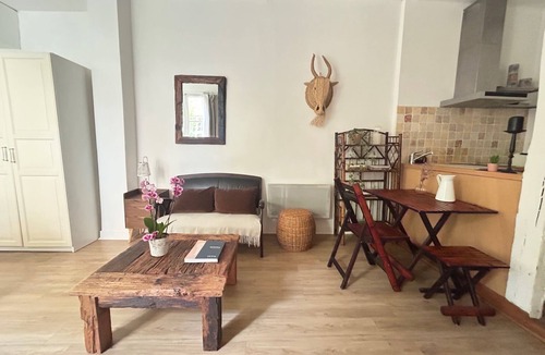 Saint-Merri Apartment | Serene garden apartment in le Marais