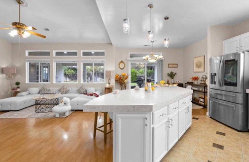 Greenacres House | Serene Haven Retreat on Bichester Ct