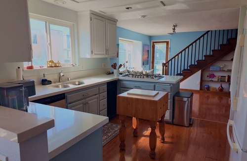 Hollywood Beach House | Serene seaside home in Oxnard perfect for relaxing getaways