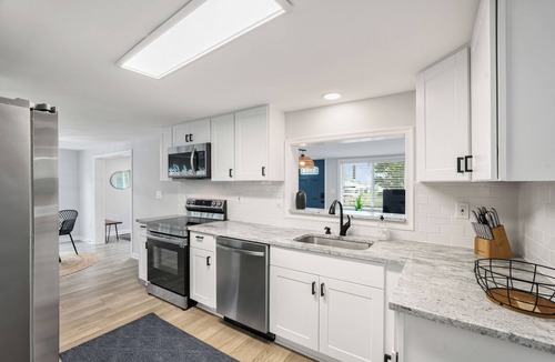 Point Lookout House | Serene semi-private beach - Perfect Summer Getaway - "Bliss on the Bay"