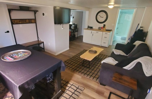 Brighton Apartment | Serenity Place by the Lake-Lower Unit