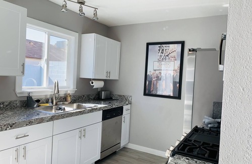 Spring Valley House | Seven minutes to Strip and Allegiant Stadium.