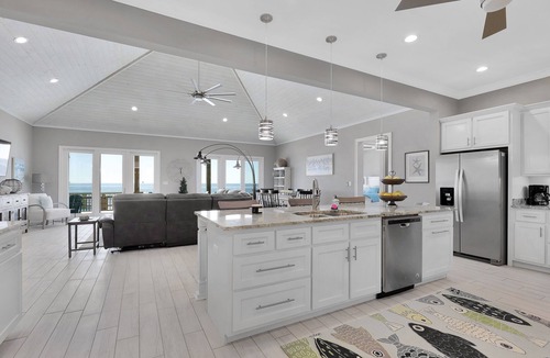 Dauphin Island House | Shangri-LA | Stylish Stay by the Sea. Open 9/26