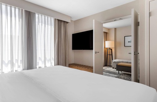 Old Town North Hotel | Sheraton Suites Old Town Alexandria