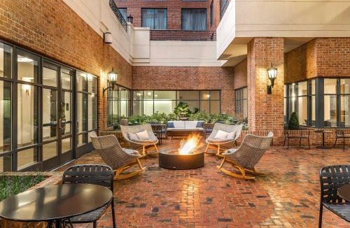 Old Town North Hotel | Sheraton Suites Old Town Alexandria