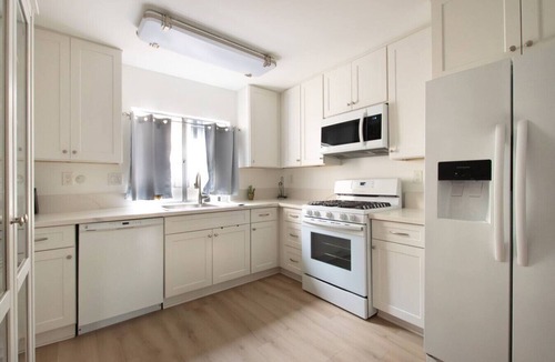 North Hollywood Villa | Sherman Oaks Townhome Private Patio + Pool Access