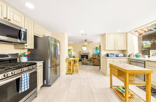 Guajome House | Short Drive to Beaches,Relax in Large Yard with AC!