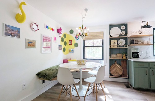 North Eastham House | Silly Goose: Beach Days, Game Nights & Chill with A/C, Wi-Fi & Room for 8!