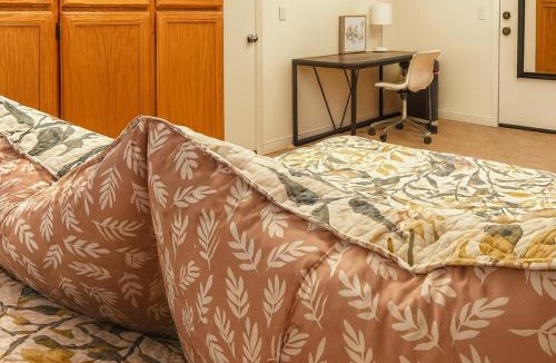 Hemet House | Silver Sands Den