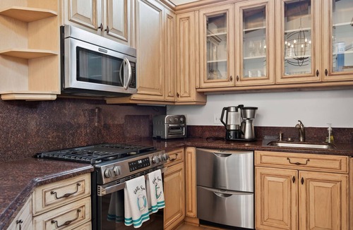 Silver Strand House | Silver Strand Beach Escape. Golf cart and e-bike included.