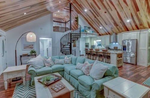 Theodore House | Sittin on the dock of the Bay... 10 minutes from Dauphin Island.