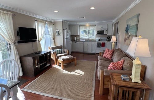Orleans Cottage | Skaket Dream 2/10 mile to Beach!