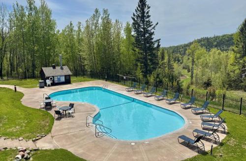 Lutsen Apartment | Ski-In/Ski-Out Condo at Lutsen Mtn | Pool, Hot Tub