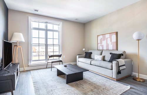 Hill East Apartment | Sleek Capitol Hill 1BR, w/ Gym, near metro by Blueground