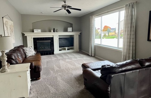 Grimes House | Sleeps 12, spacious, family friendly, with outdoor pool during summer months!